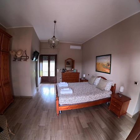 B&B A Casa Di Maybe Caserta Kültér fotó