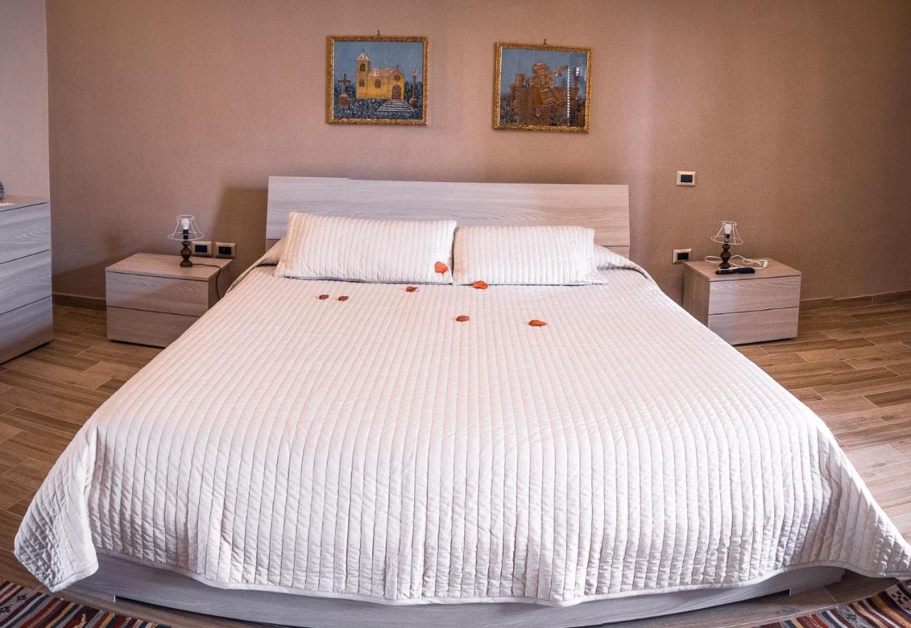 B&B A Casa Di Maybe Caserta Kültér fotó