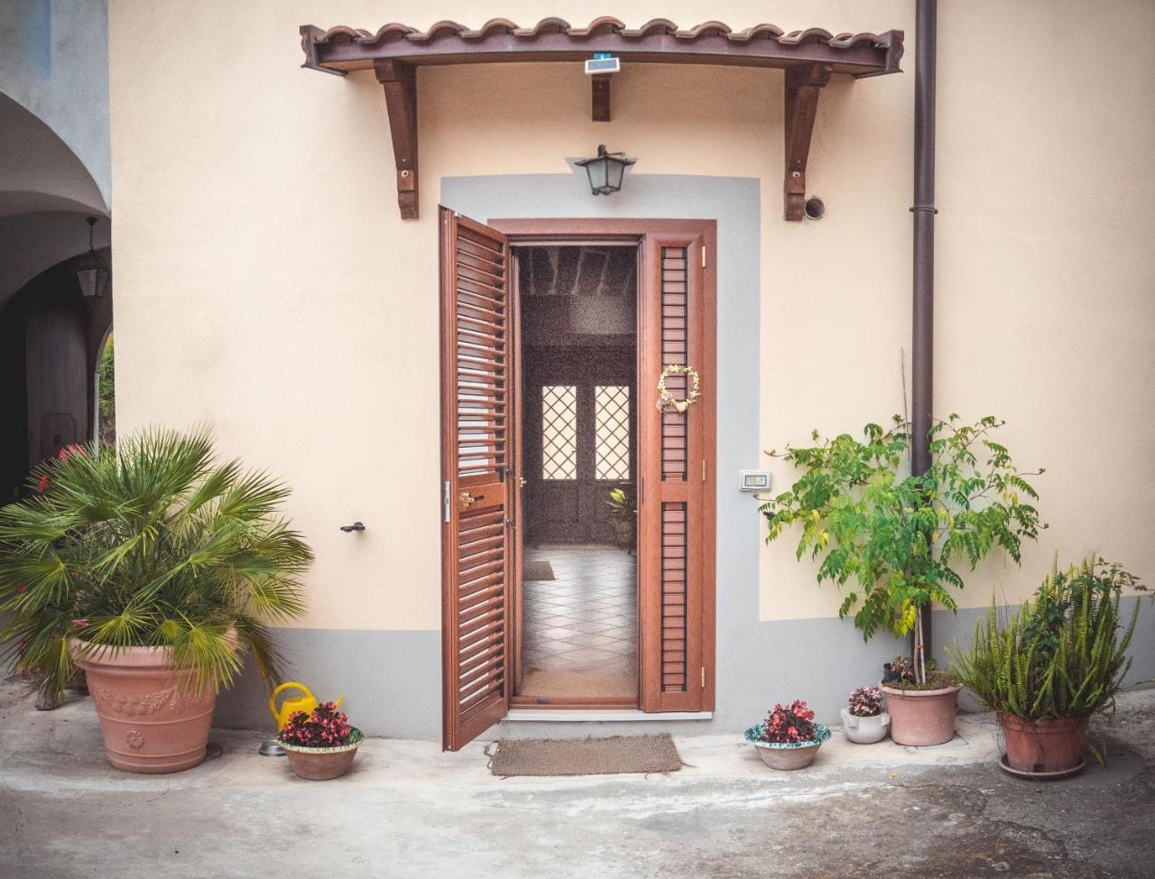 B&B A Casa Di Maybe Caserta Kültér fotó